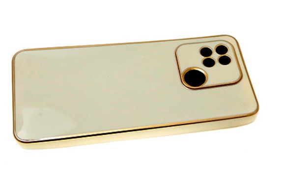 Накладка для Realme C31, золотая окантовка, молочный
